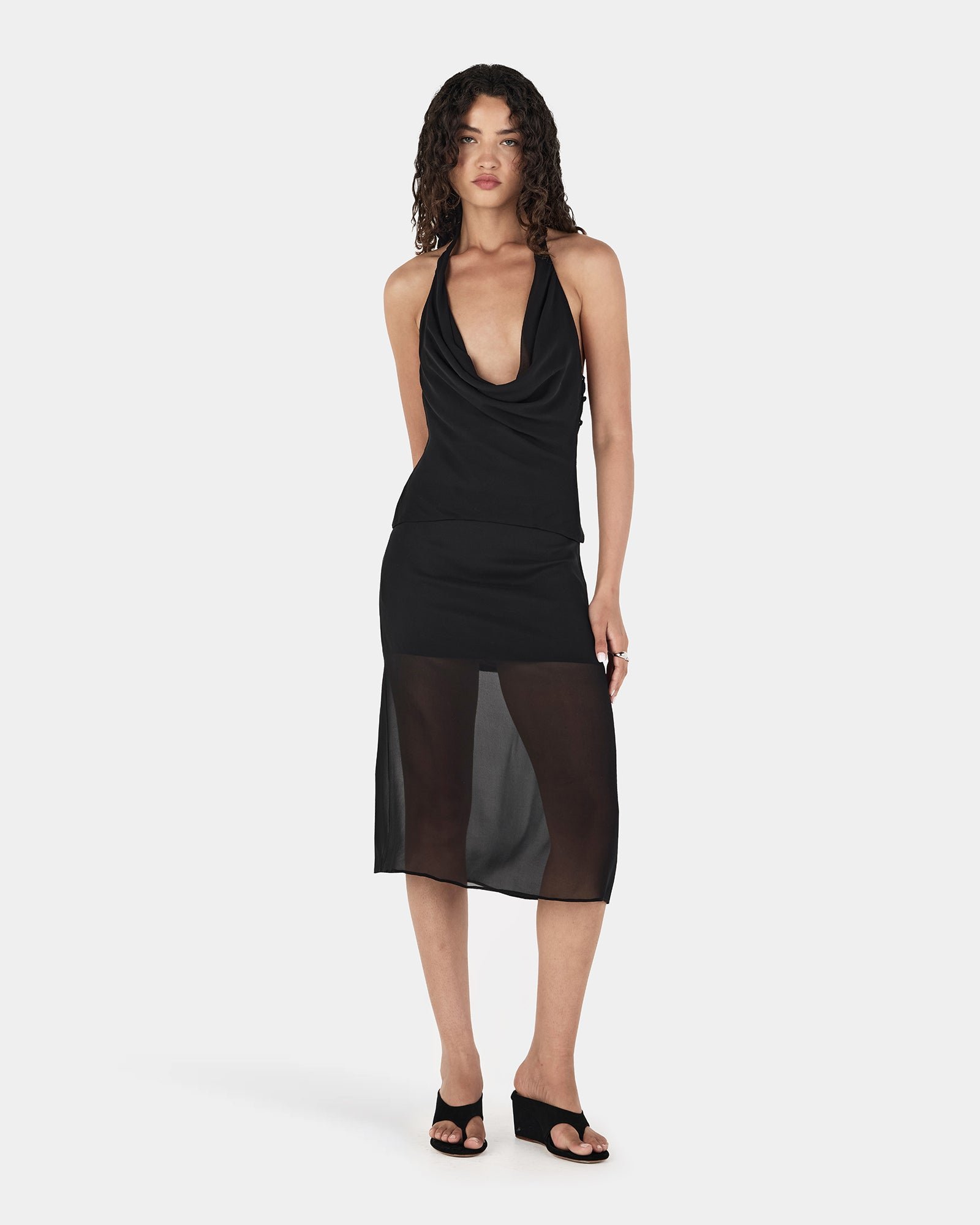 HANSENANDGRETEL-RUEHALTERTOP_BLACK_MOSSMULTISKIRT_BLACK-03_1.jpg