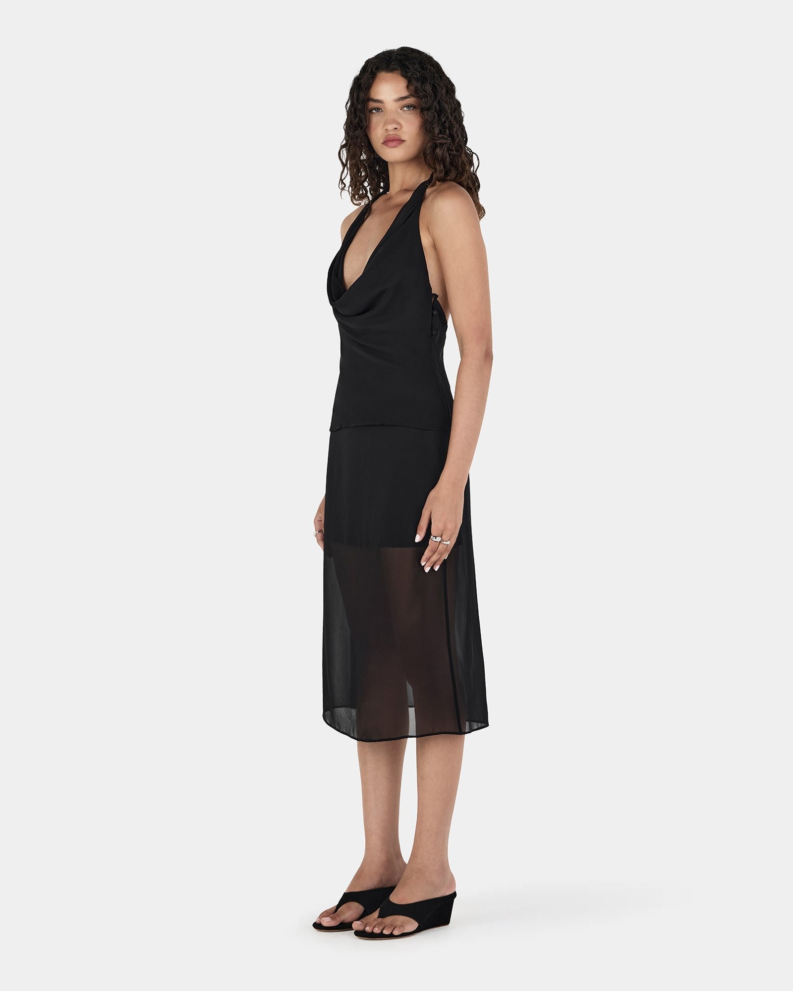 HANSENANDGRETEL-RUEHALTERTOP_BLACK_MOSSMULTISKIRT_BLACK-09.jpg