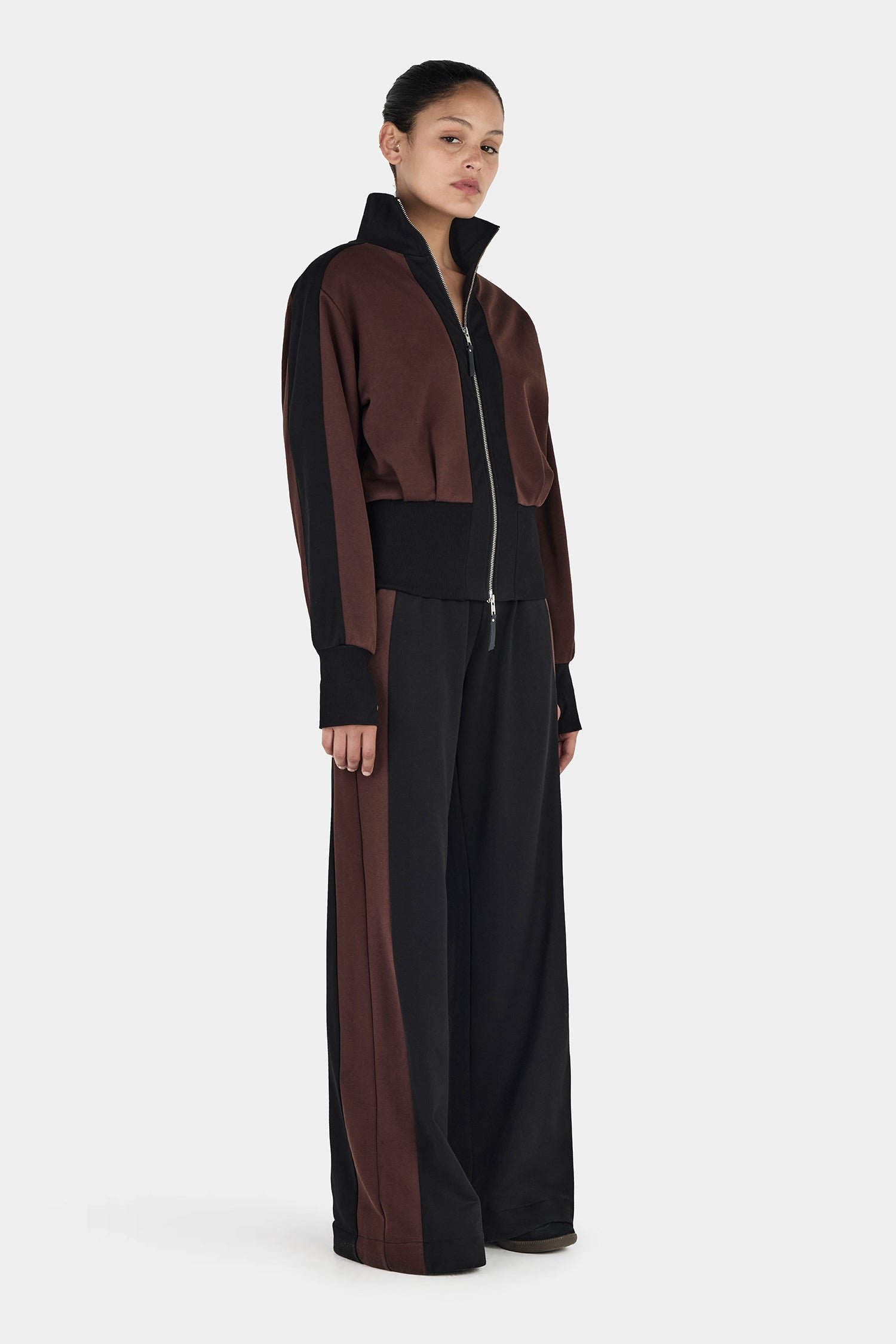 ROSIEZIPUPJUMPER_BLACK_REYNOLDSTRACKPANT_BLACK-13_70f85709-9b7c-45f2-9e5c-1fa1f01bd880.jpg